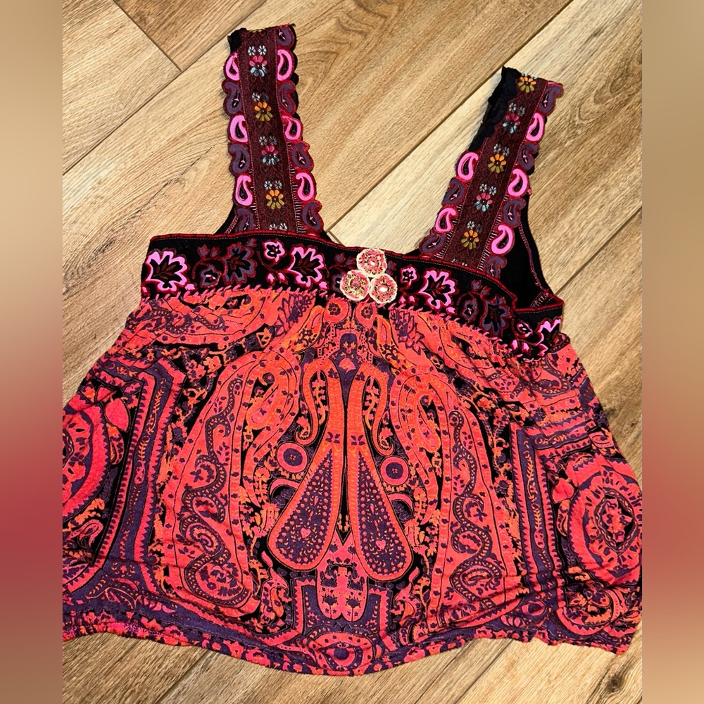 Vintage Free People tank with elaborate detail